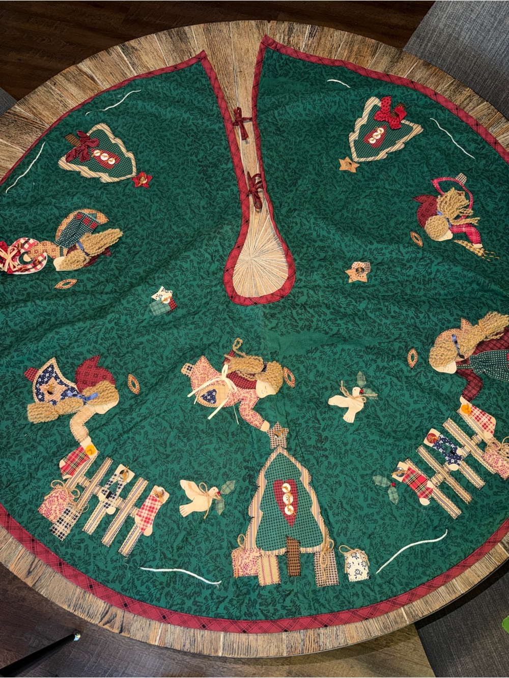 Vintage Primitive Country Christmas Tree Skirt 43” Folk Art Angel Appliqué 90’s